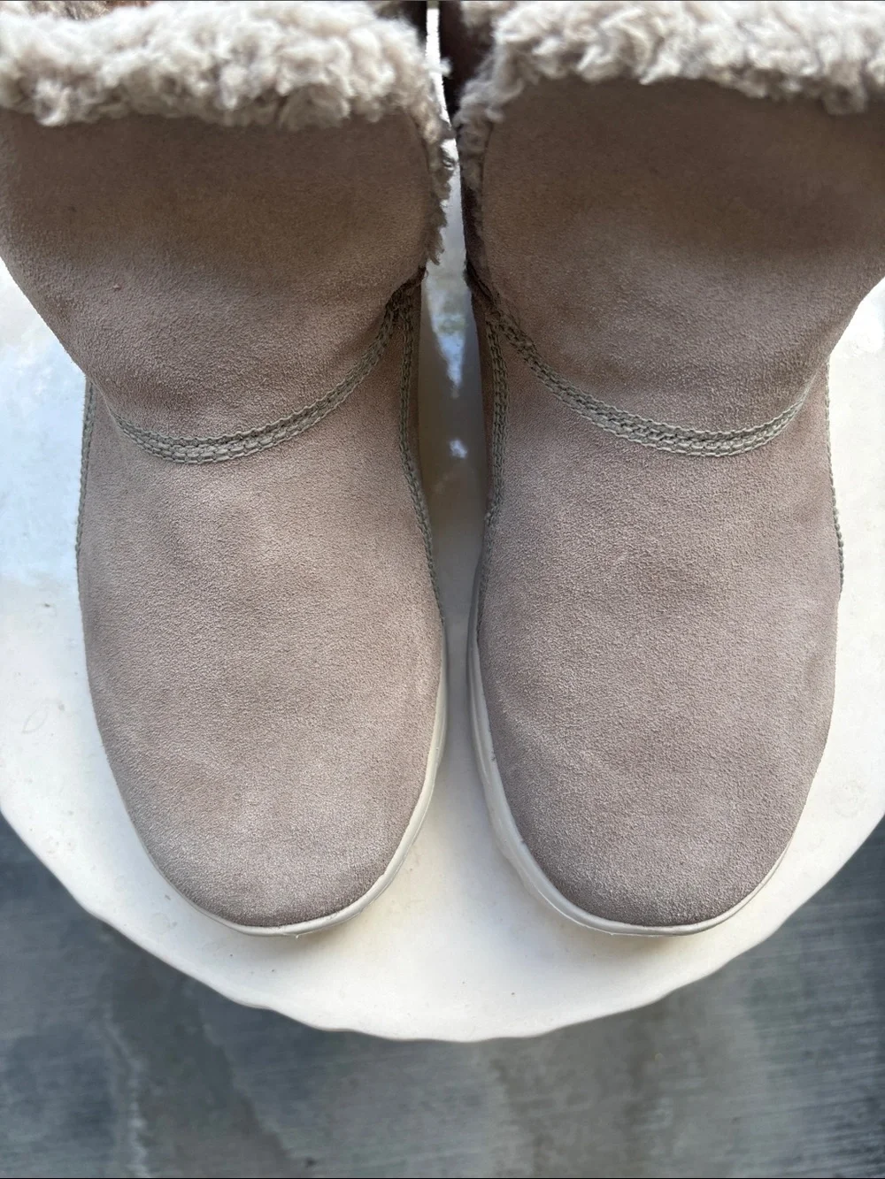 Skechers On the Go Memory Form Fit Taupe Suede-Look Faux Shearling Boots SZ 9.5
